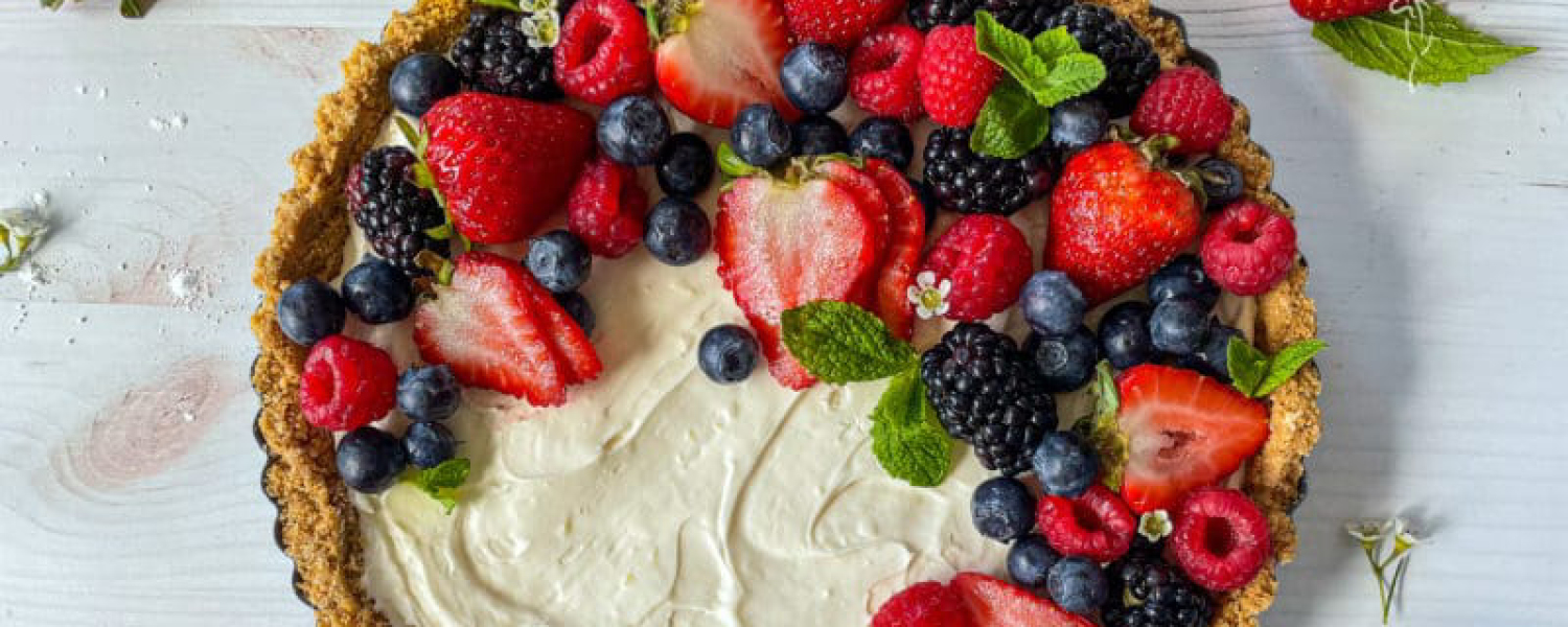 Frozen Lemonade Pie with Fresh Berries - Sendik's Fine Foods